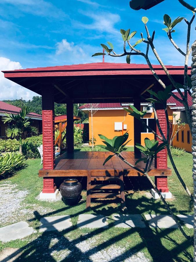 Chuu Pun Village Resort Pantai Cenang  Exterior foto